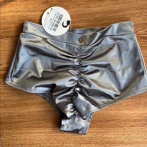 NWT Highwaist short silver satin stretch pole S M